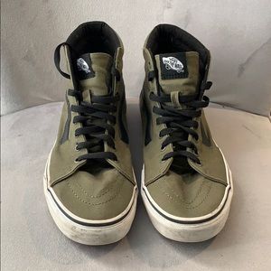Vans old skool high tops. Worn a few times.